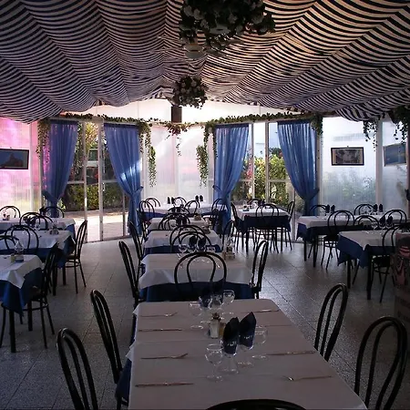 Hotell Capri 3*